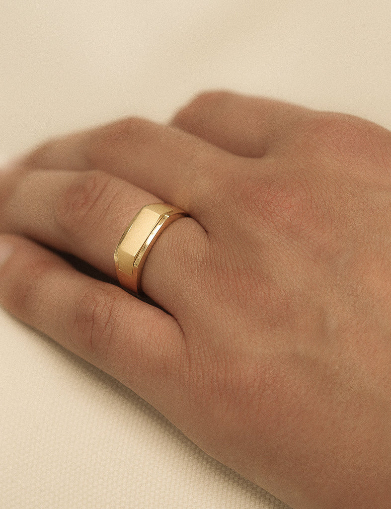 Stick-out Signet Ring - Small